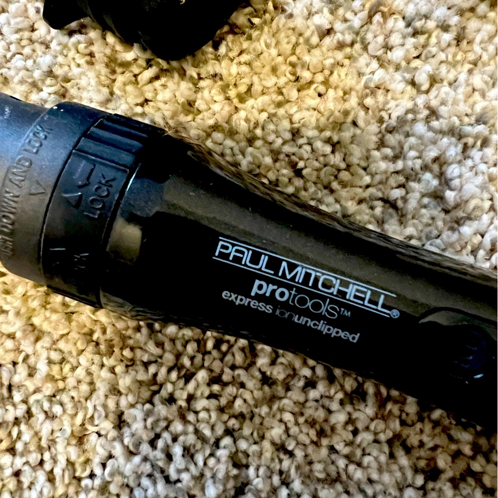 Paul Mitchell Unclipped curling wand. EUC!